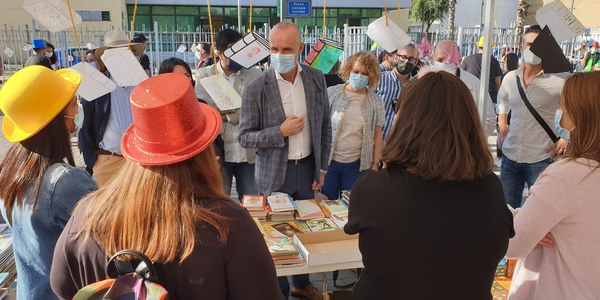 Más de 15.000 personas visitan la Feria del Libro de Torreblanca y sus actividades culturales, que se clausuran este viernes con conciertos