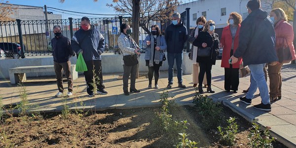 Nueva inversión en el bulevar de Torreblanca con la adecuación de los parterres y otras mejoras en el entorno