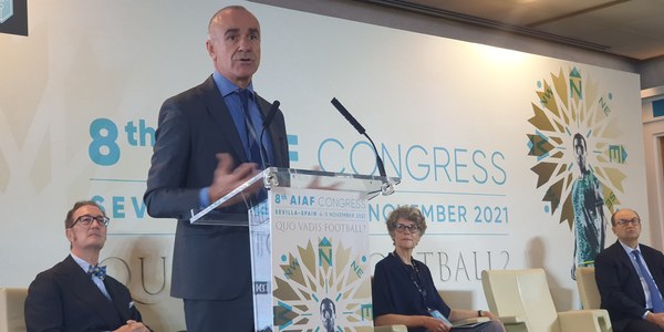Sevilla acoge el 8º congreso de la Asociación de Juristas de Fútbol con unos 300 profesionales de toda Europa y América