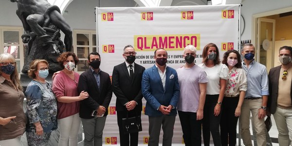 Una exposición reivindica en Casa Fabiola-Donación de Arte Mariano Bellver y Dolores Mejías el protagonismo de la moda en la pintura costumbrista