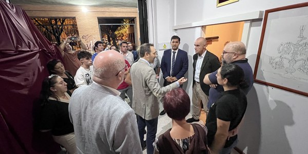 El alcalde analiza con entidades del Sector 10 de Sevilla Este el avance del nuevo centro cívico, que cuenta con 4,7 millones de presupuesto, y las obras en espacios públicos y colegios de los últimos años, con 1,8 millones, y adelanta un refuerzo de inversiones en calles, centros educativos e instalaciones deportivas y para asociaciones