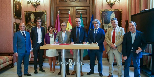 Ayuntamiento y Universidad de Sevilla firman el convenio por el que crean la Cátedra de Urbanismo Ecológico con un grupo de investigación y trabajo multidisciplinar para generar un nuevo modelo de espacios públicos con más sombra y confort térmico en la ciudad