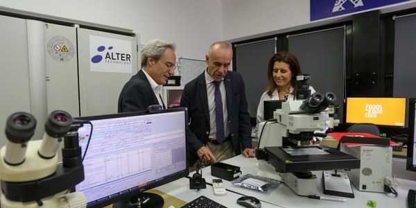 El alcalde avanza en la estrategia de impulso y proyección del sector aeroespacial y destaca el potencial de empresas con sede en Sevilla que son ya un referente internacional como Alter Technology