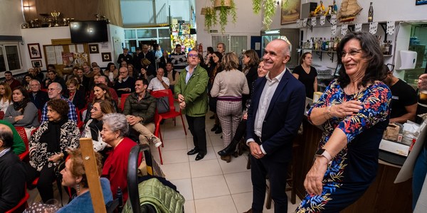 El alcalde celebra la creación de dos nuevas peñas flamencas en la ciudad y la colaboración con el conjunto de estas entidades para la programación de actuaciones gratuitas en los barrios por el Día Mundial del Flamenco