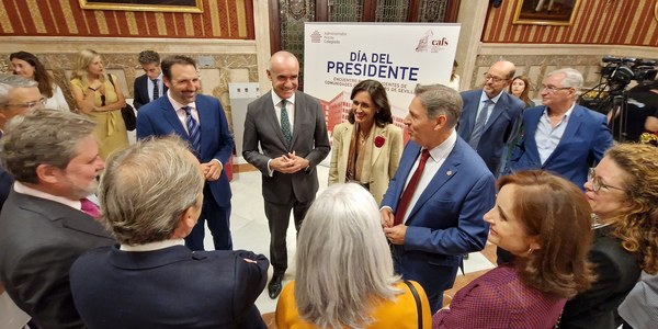El alcalde destaca la colaboración de los presidentes de comunidades de vecinos ante retos como la mejora de la accesibilidad, la lucha contra la violencia de género, el ahorro de agua o las obras públicas en marcha por toda la ciudad