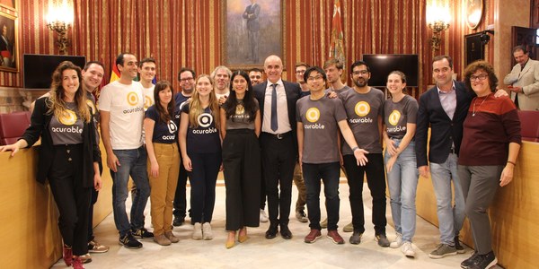El alcalde destaca el ejemplo de talento y emprendimiento de la startup de dispositivos médicos Acurable, que acrecienta su desarrollo internacional desde Sevilla tras su periodo de incubación en el CREA