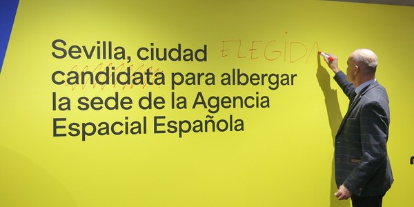 El alcalde destaca la gran dimensión económica y de proyección nacional e internacional que supone para Sevilla su elección por unanimidad como sede de la Agencia Espacial Española