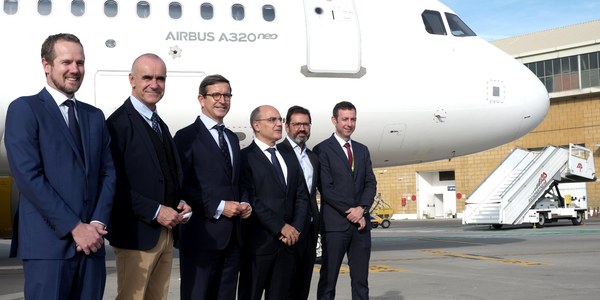 El alcalde destaca la importancia de Sevilla en la descarbonización del transporte aéreo y su imagen internacional de ciudad comprometida con la lucha del cambio climático tras la iniciativa de Cepsa de incorporar los biocombustibles en el Aeropuerto de San Pablo