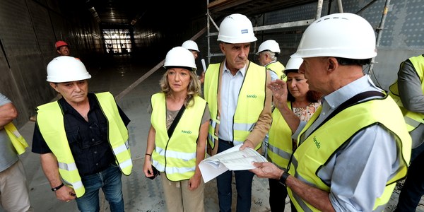 El alcalde destaca la transformación en la gestión de aguas residuales, la adaptación al cambio climático y la estrategia contra inundaciones que supone el nuevo colector emisario del Puerto y comparte con entidades de Heliópolis un plan de medidas compensatorias