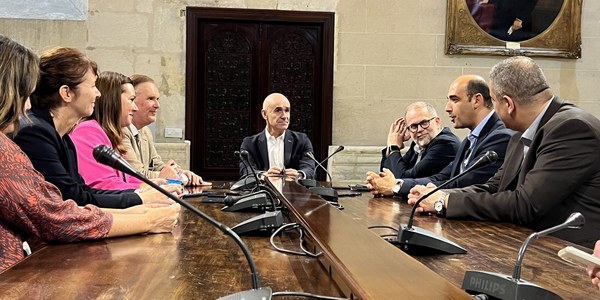 El alcalde, el Liceo Francés de Sevilla y la Misión Laica Francesa avanzan en la colaboración para el impulso del futuro Centro Francés de Tecnología e Innovación de Cartuja