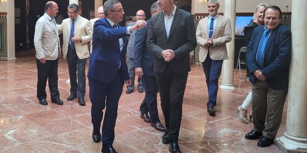 El alcalde impulsa un refuerzo de la colaboración con los clubes deportivos y sociales del Foro FISE para fomentar el deporte, la cultura y el río como enclave de actividades y de convivencia y consolidar la imagen de Sevilla como ciudad del deporte