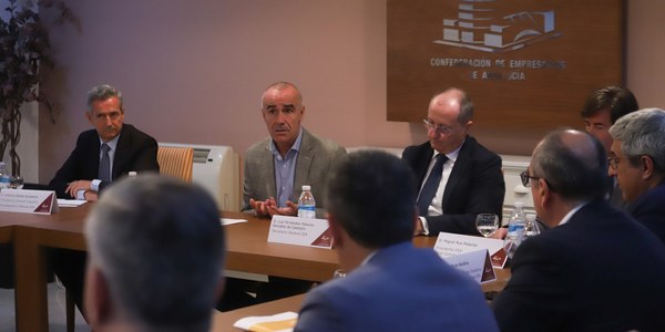 El alcalde obtiene el respaldo de la CEA a la candidatura de Sevilla para la sede de la Agencia Espacial Española por su “efecto multiplicador” sobre el conjunto de la industria aeronáutica y del espacio de Andalucía