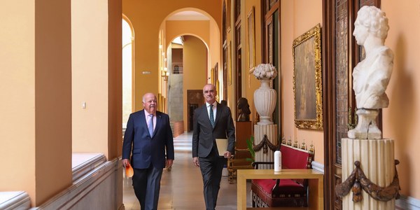 El alcalde pide al presidente del Parlamento andaluz apoyo para la comisión institucional entre Junta, Gobierno central y Ayuntamiento que abordará asuntos estratégicos para Sevilla y a la candidatura para ser sede de la Agencia Espacial