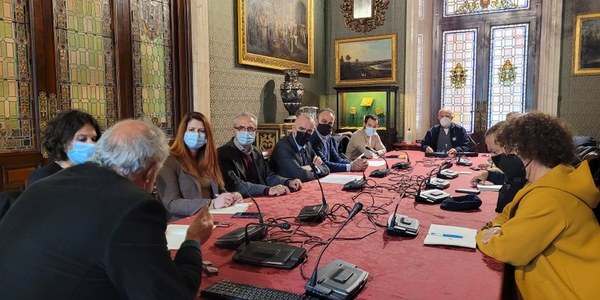 El alcalde remite a la mesa ciudadana por Tablada el informe jurídico encargado por el Ayuntamiento que aboga por la declaración de la dehesa como parque metropolitano como vía más adecuada para lograr una gran zona verde y pública