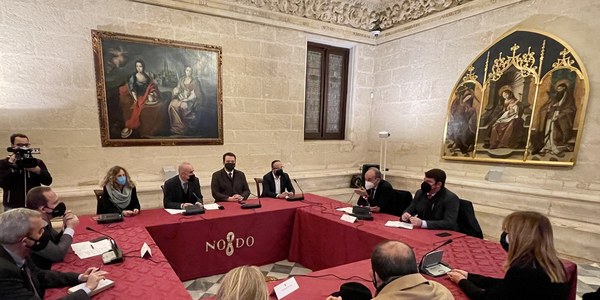El alcalde y las universidades de Sevilla acuerdan impulsar el consorcio de conmemoración del centenario de la Expo del 29, llevar la cultura a los barrios desfavorecidos para la cohesión social y plantear proyectos para retener y atraer talento