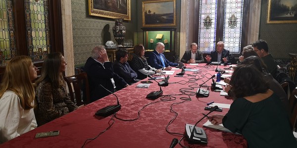 El alcalde y las cooperativas de trabajo asociado analizan la creación de un hub de economía social dentro del proyecto de transformación de Hytasa y que adquieran un mayor protagonismo en el cambio de modelo productivo