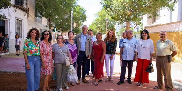 El Ayuntamiento abre al tránsito peatonal la nueva Avenida de la Cruz Roja una vez finalizadas las obras de redes de abastecimiento y saneamiento y de pavimentación