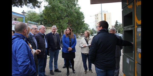 El Ayuntamiento amplía la red de Ecopuntos de Lipasam con cuatro nuevas instalaciones de reciclaje en los distritos San Pablo-Santa Justa, Triana, Bellavista-La Palmera y Cerro-Amate y una inversión de 200.000 euros en su compromiso con el medio ambiente, la economía circular y la mejora de la limpieza de la ciudad