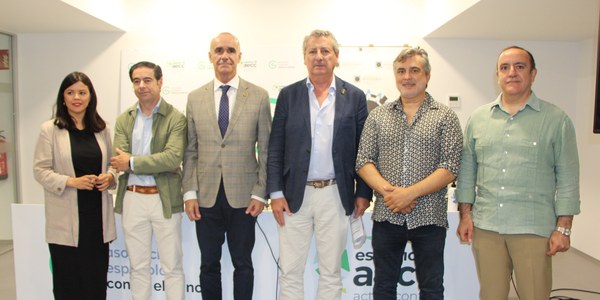 El Ayuntamiento apoya la cena de gala a beneficio de la Asociación Española Contra el Cáncer que la Asociación de Hosteleros de Sevilla y Provincia celebrará en la Plaza de España el próximo 22 de junio