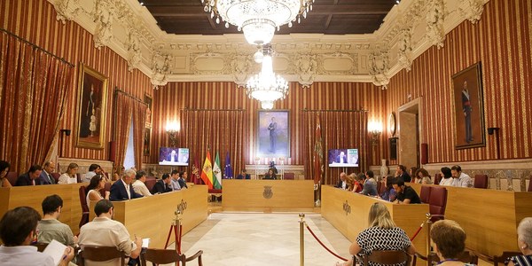 El Ayuntamiento aprueba otras 125 contrataciones en Lipasam para reforzar la limpieza por las tardes e incrementar en 5 millones de euros el presupuesto para conservación y ampliación del arbolado en la estrategia municipal contra la emergencia climática