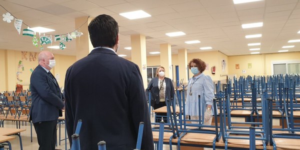 El Ayuntamiento aprueba un nuevo paquete de inversiones por 720.000 euros para obras de mejora en los colegios públicos Mercedes Sanromá (Bellavista), Miguel Hernández (San Pablo), Federico García Lorca (San Jerónimo) y Arrayanes (Alcosa)