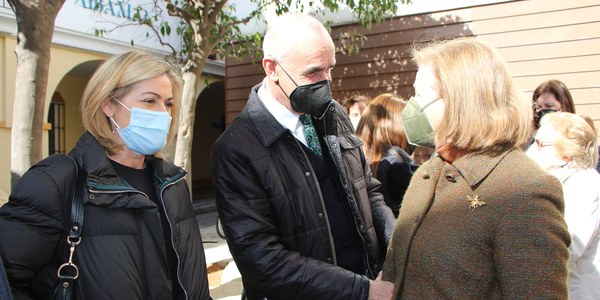 El Ayuntamiento avanza en el proceso de mejora del Barrio de Santa Cruz con la adecuación de la Plazuela del Marqués de la Vega Inclán que cuenta ahora con adoquín de Gerena, arreglos en jardinería  y un nuevo parterre