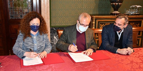 El Ayuntamiento avanza en el proceso para la rehabilitación de Los Pajaritos-Nazaret al asumir Emvisesa las 144 viviendas de Urbanismo que serán rehabilitadas y un local de Patrimonio para instalar la oficina de gestiones técnicas