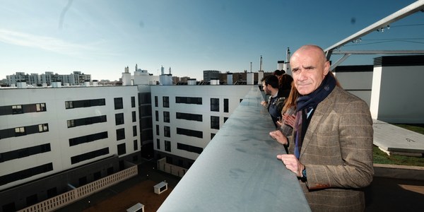 El Ayuntamiento avanza en la estrategia de ampliación del parque de vivienda pública de la ciudad con la finalización de 83 VPO en régimen de venta en Cisneo Alto, la primera promoción que Emvisesa ha construido después de una década