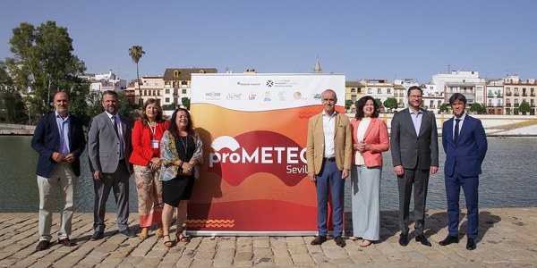 El Ayuntamiento avanza en la lucha contra el cambio climático con iniciativas pioneras para la adaptación de la ciudad a las olas de calor y con un proyecto piloto que convierte a Sevilla en el primer laboratorio urbano del mundo para anticiparse a estos episodios y afrontar sus efectos