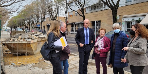 El Ayuntamiento avanza en la segunda fase de mejora del Paseo de Europa en los Bermejales con renovación de acerado, eliminación de barreras arquitectónicas y reasfaltado de calzadas
