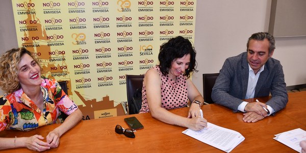 El Ayuntamiento cede una vivienda de Emvisesa a la asociación Acercando Realidades para desarrollar programas sociales con jóvenes en riesgo de exclusión