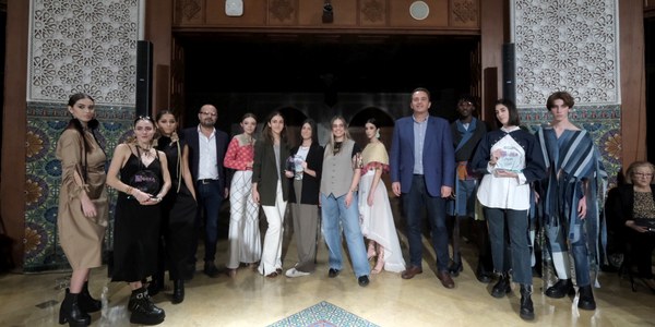 El Ayuntamiento celebra la pasarela del XVIII Crea Joven SVQ 22 en la Semana de la Moda de Andalucía en la que resulta ganadora la propuesta Lemes
