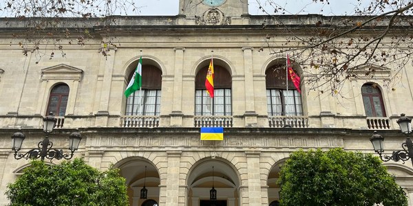 El Ayuntamiento colabora con la FEMP, el Gobierno de España, ASONGD y AECID para apoyar a la población ucraniana y la acogida de personas refugiadas