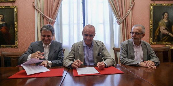 El Ayuntamiento completa la cesión de espacios para la instalación por parte de Endesa de los 12 nuevos centros de transformación para zonas de la ciudad que sufren cortes de suministro