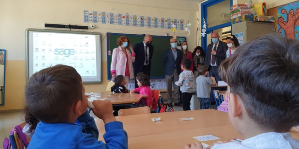 El Ayuntamiento concluye las obras de confort térmico y eficiencia energética en el CEIP Nuestra Señora del Águila, en Cerro-Amate, tras una inversión de 656.000 euros y en el marco de una estrategia para afrontar el aislamiento del calor y el frío en 21 centros colegios de la ciudad