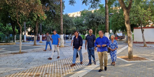 El Ayuntamiento construirá una nueva pradera y zona de estancia en Avenida de la Soleá, en San Pablo, donde plantará además 11 árboles y césped