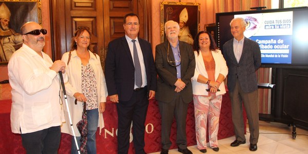 El Ayuntamiento de Sevilla colabora con la Asociación Mácula Retina en la realización de una campaña de cribado ocular que llegará a todos los distritos con el objetivo de promover el diagnóstico precoz de patologías visuales