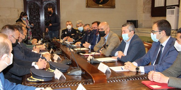 El Ayuntamiento de Sevilla coordina un dispositivo especial para la Semana Santa de 2022 conformado por 6.000 efectivos municipales y que arranca el Viernes de Dolores en un año en el que se espera una gran afluencia de público al no celebrarse desde 2019