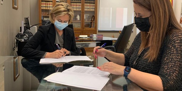 El Ayuntamiento de Sevilla renueva su convenio de colaboración con la Agencia Estatal de Administración Tributaria para el acceso directo a información de carácter tributario y así agilizar los trámites administrativos