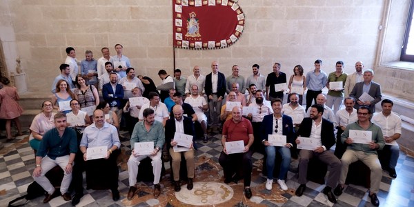 El Ayuntamiento de Sevilla y la Asociación Gremial de Arte Sacro crean un sello de calidad con el objetivo de identificar la profesionalidad, el trabajo y la excelencia de los  talleres y artistas de la ciudad dedicados a este sector