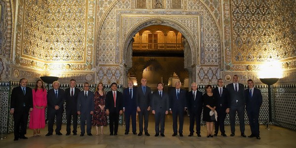 El Ayuntamiento de Sevilla y la Cámara de Comercio inician los trabajos internacionales para la conmemoración del centenario de la Exposición Iberoamericana de 1929 con representantes de las embajadas de la veintena de países que participaron en la muestra
