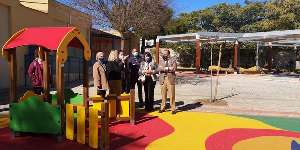 El Ayuntamiento ejecuta obras para la mejora de las zonas de recreo y de la accesibilidad en los CEIP Martín de Gainza, Ortiz de Zúñiga y Prácticas Anejo de Nervión