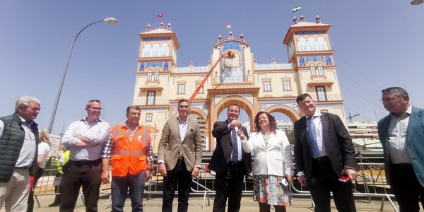 El Ayuntamiento, en coordinación con el resto de administraciones, pone en marcha el dispositivo para la Feria de 2022, que este año será más sostenible con la totalidad de la iluminación tipo LED y más accesible en sus calles