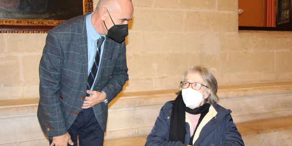 El Ayuntamiento entrega cinco viviendas accesibles a personas con movilidad reducida que vivían en pisos sin ascensor dentro del programa de permuta con realojo simultáneo de Emvisesa que cuenta ya con una inversión de más de un millón de euros