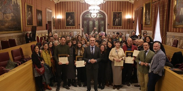 El Ayuntamiento entrega los premios de la XXXIII edición de la Feria de Artesanía Creativa de Sevilla que impulsa el comercio de los artesanos durante las fechas navideñas