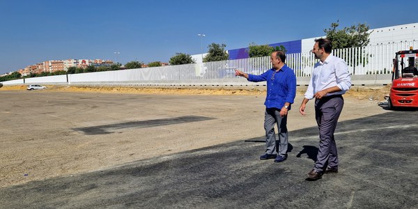 El Ayuntamiento impulsa el mercadillo de Alcosa con un nuevo cerramiento y nuevos accesos para vendedores y visitantes por 425.000 euros