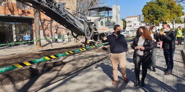 El Ayuntamiento inicia la segunda fase de obras de mejora de los itinerarios peatonales y calzada del Paseo de Europa, en Los Bermejales, con un presupuesto de 100.000 euros