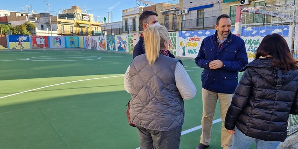 El Ayuntamiento inicia las obras del nuevo patio del CEIP Tierno Galván de Torreblanca que tendrá pista polideportiva y juegos infantiles en el marco del Plan Mejora Tu Barrio 2022