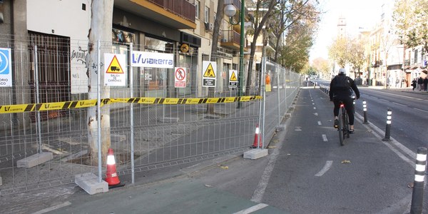 El Ayuntamiento inicia las obras para mejorar la movilidad peatonal en el acerado de la calle Resolana en el marco del proyecto de reordenación de la Ronda Histórica que incluye el desplazamiento del carril bici a la calzada