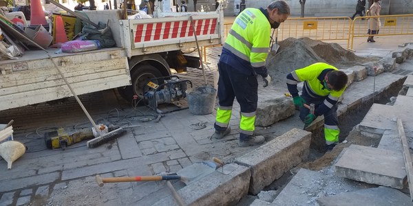 El Ayuntamiento inicia obras de mantenimiento de los pavimentos en las zonas más transitadas durante la Semana Santa